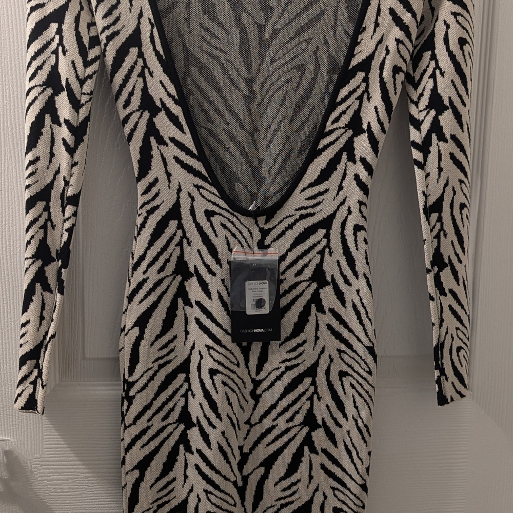 NWT-Katharine Sweater Midi Dress - White/Black